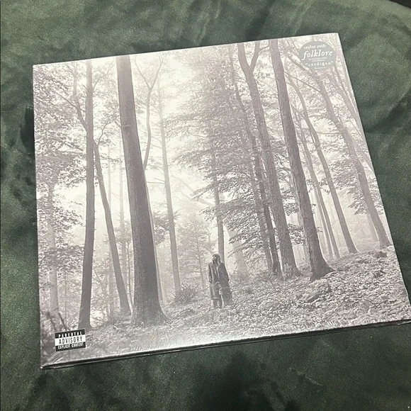 Taylor Swift Folklore Vinyl Album - brand new - Picture 1 of 8